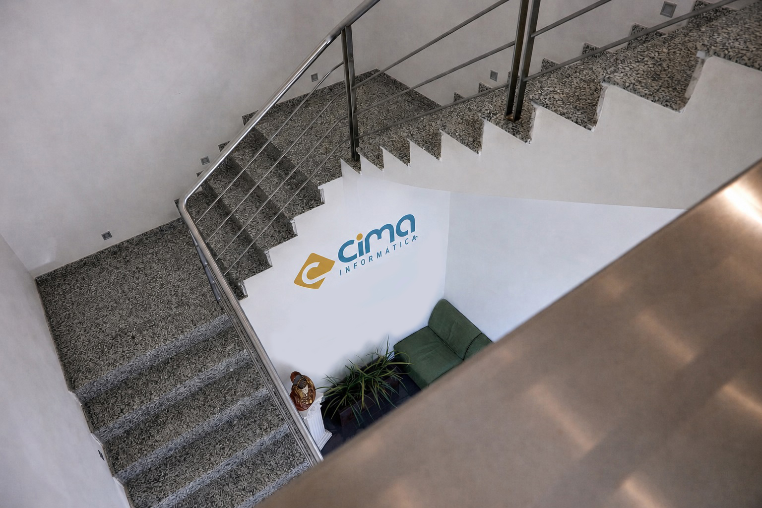 https://cimainformatica.com/wp-content/uploads/2026/05/escalera.jpg